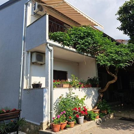 Accomodation Mirjana Rooms Poreč Exteriör bild