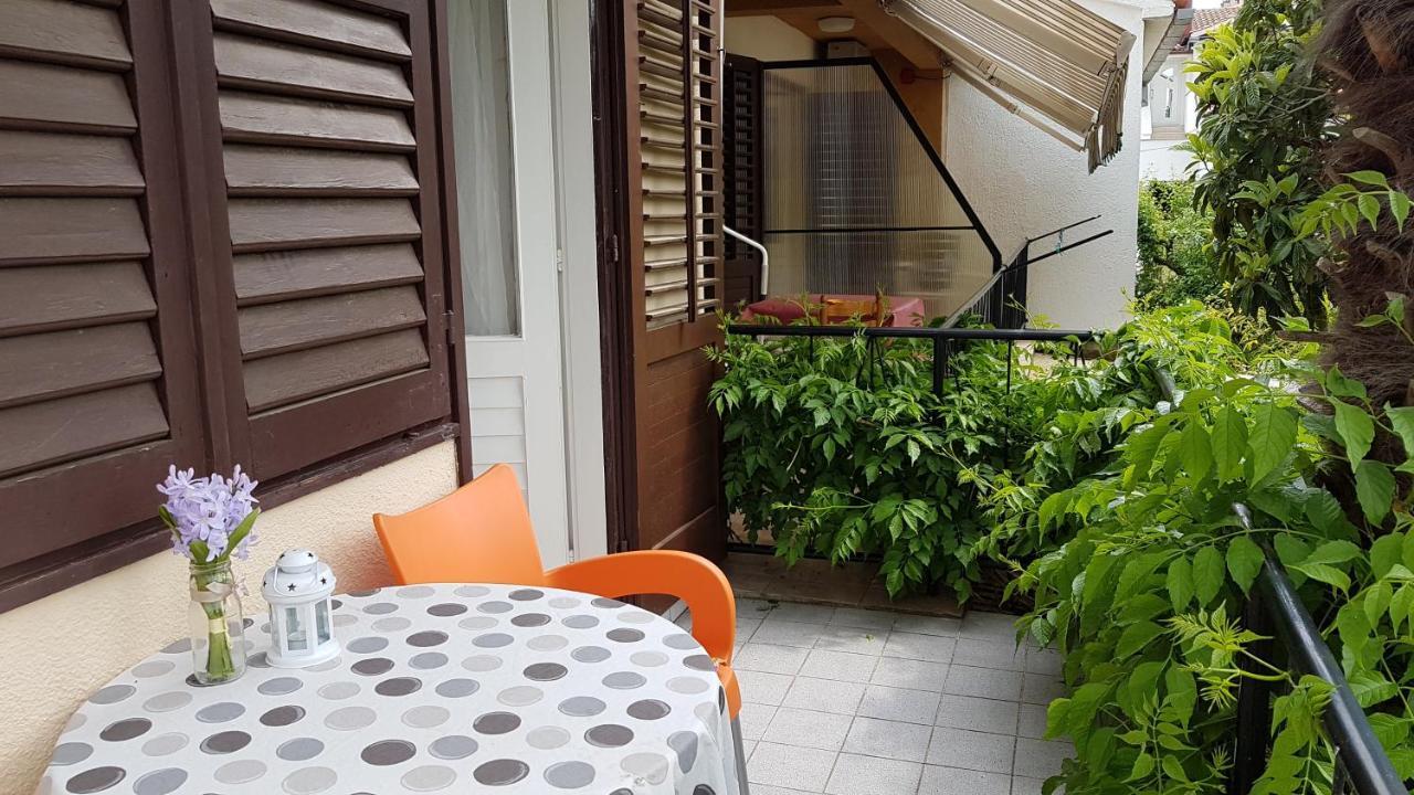 Accomodation Mirjana Rooms Poreč Exteriör bild