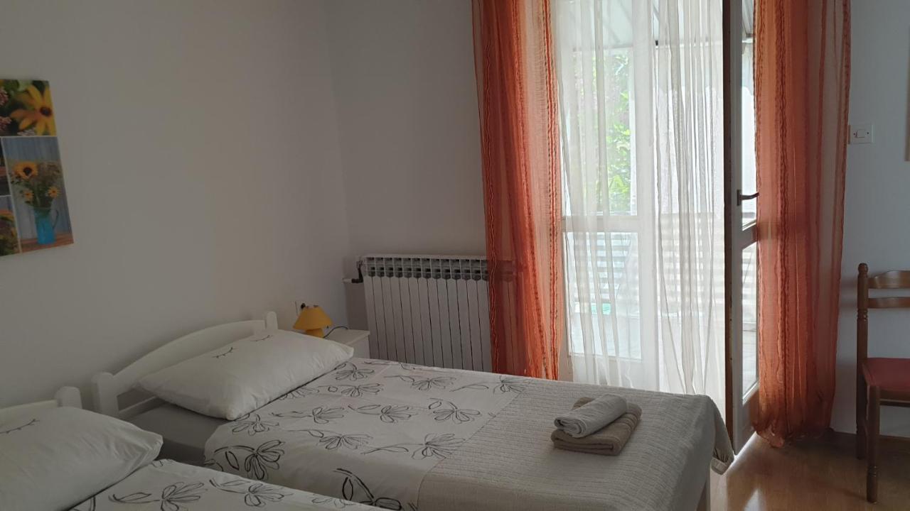 Accomodation Mirjana Rooms Poreč Exteriör bild