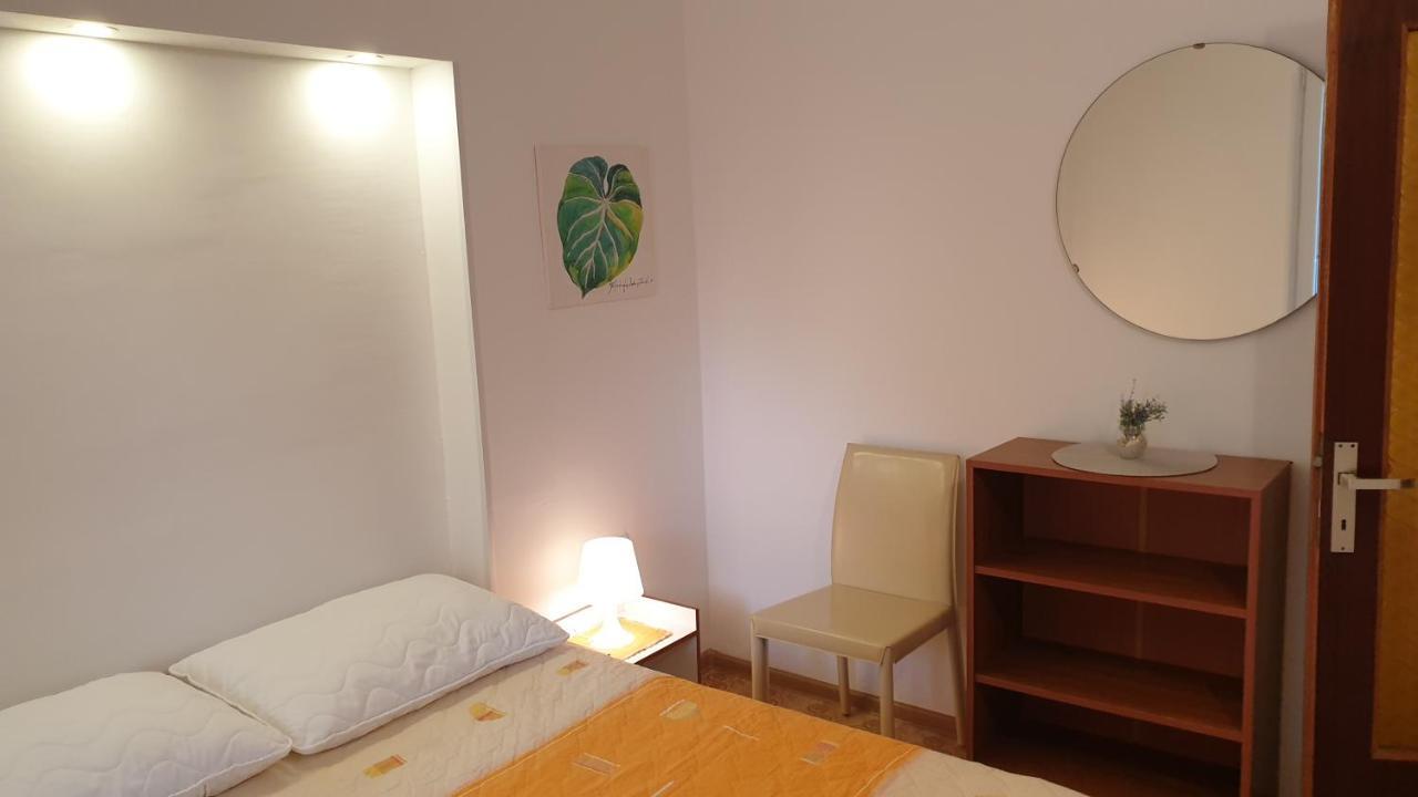Accomodation Mirjana Rooms Poreč Exteriör bild