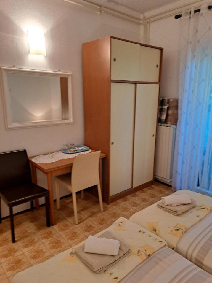 Accomodation Mirjana Rooms Poreč Exteriör bild