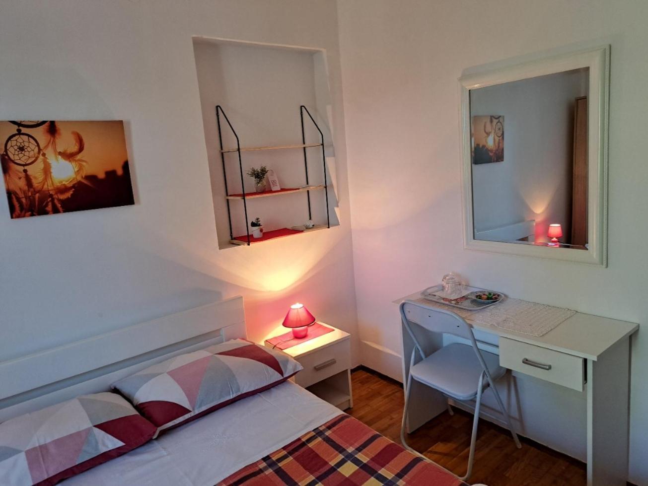 Accomodation Mirjana Rooms Poreč Exteriör bild