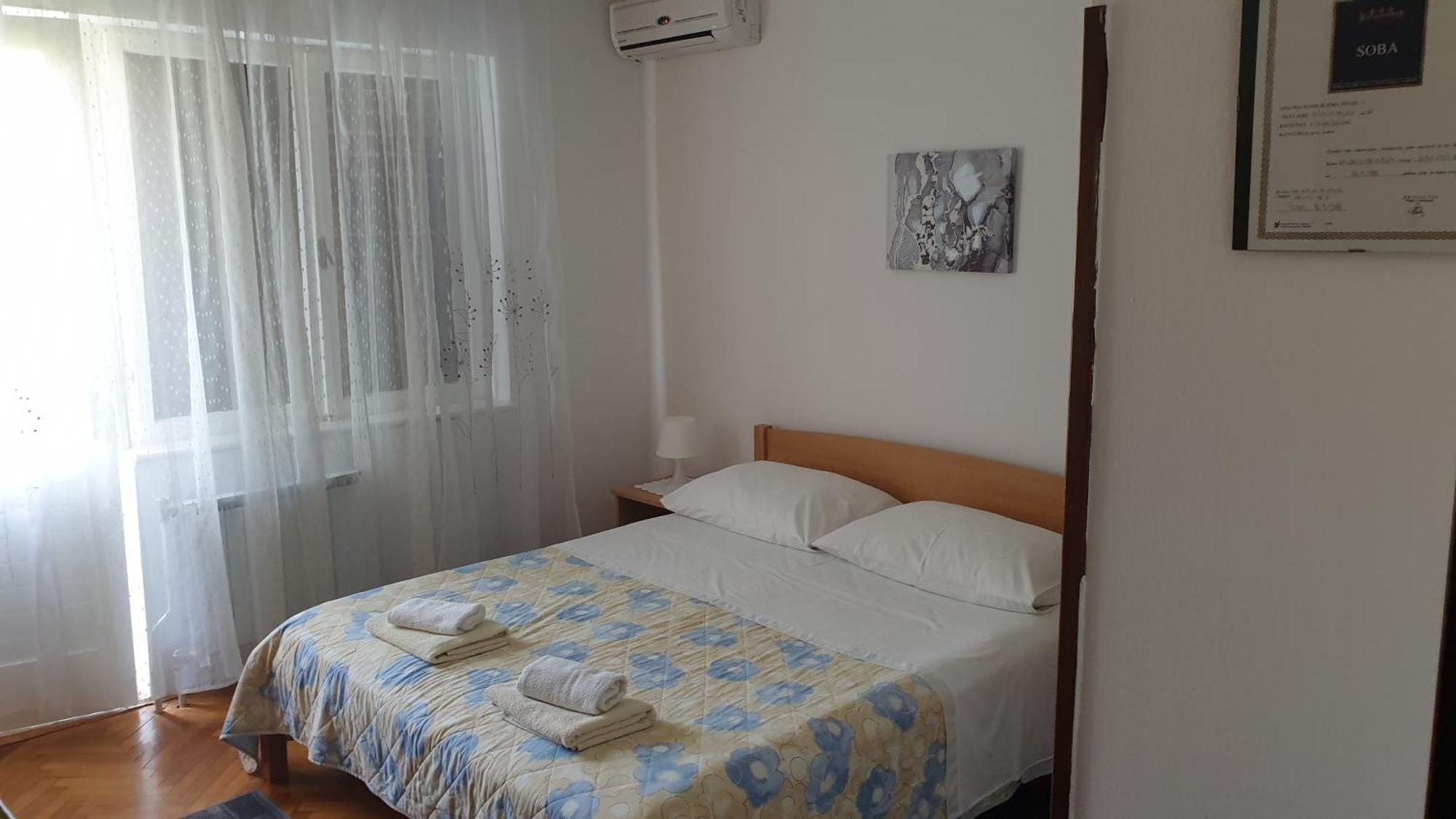 Accomodation Mirjana Rooms Poreč Exteriör bild
