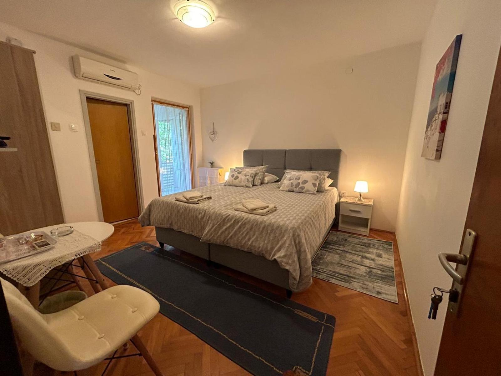 Accomodation Mirjana Rooms Poreč Exteriör bild