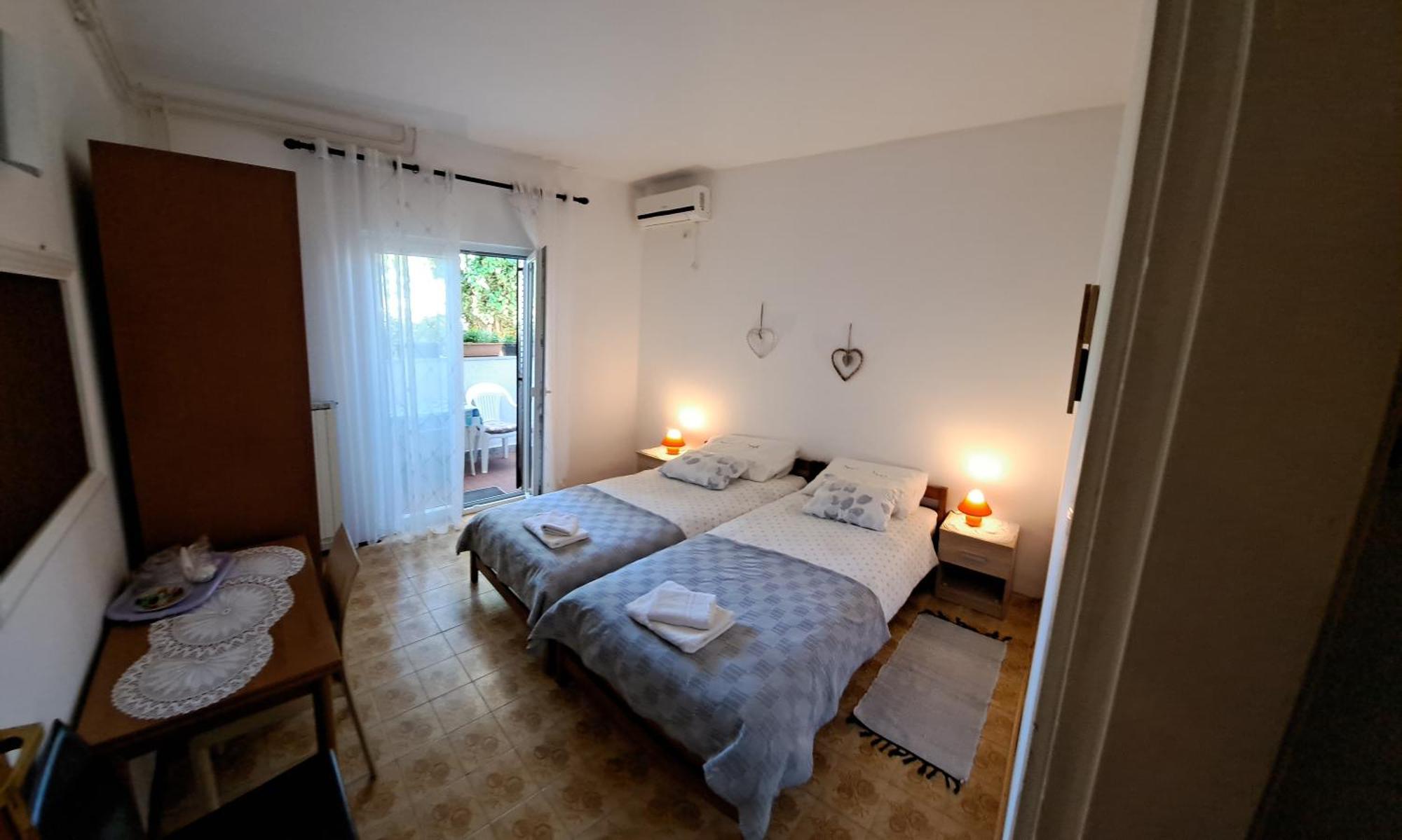 Accomodation Mirjana Rooms Poreč Exteriör bild